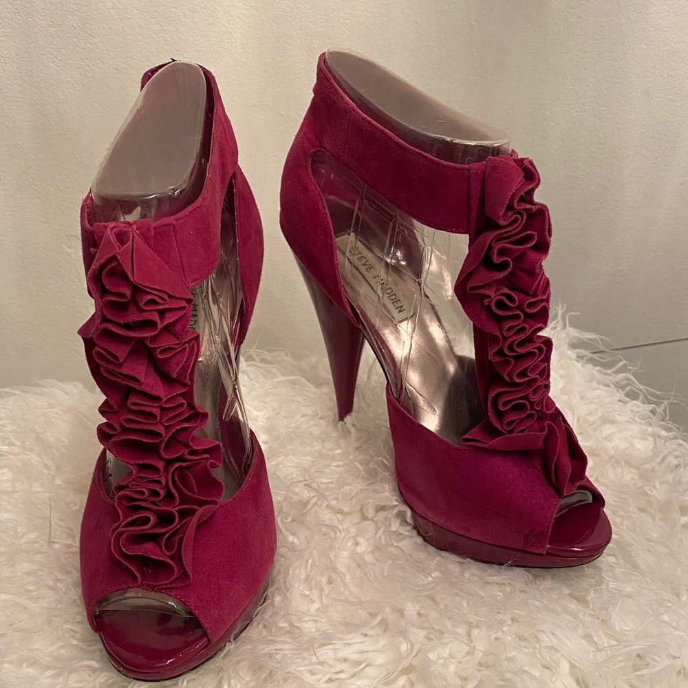Steve Madden Magenta Peeptoe pumps